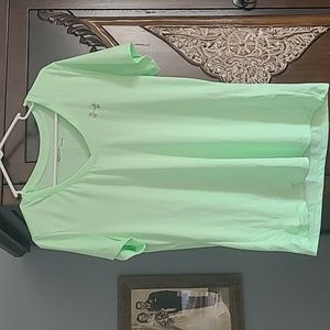 Womens Under Armour short sleeve workout shirt.